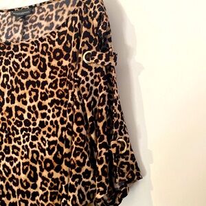 Name brand BOLD ELEMENTS, XL leopard, print, boat, neck, elbow sleeves
